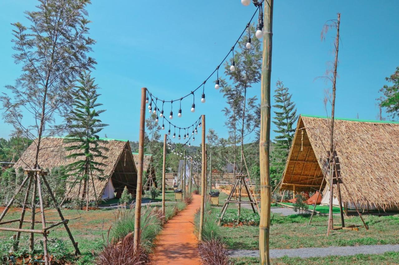 Yellowstone Camps Resort Khao Yai Pak Chong Exteriör bild