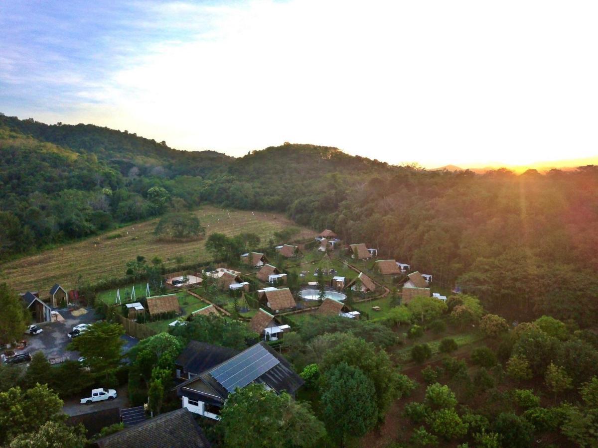 Yellowstone Camps Resort Khao Yai Pak Chong Exteriör bild