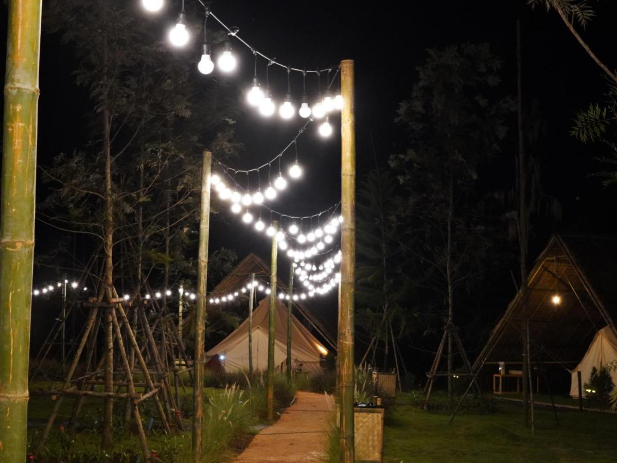 Yellowstone Camps Resort Khao Yai Pak Chong Exteriör bild